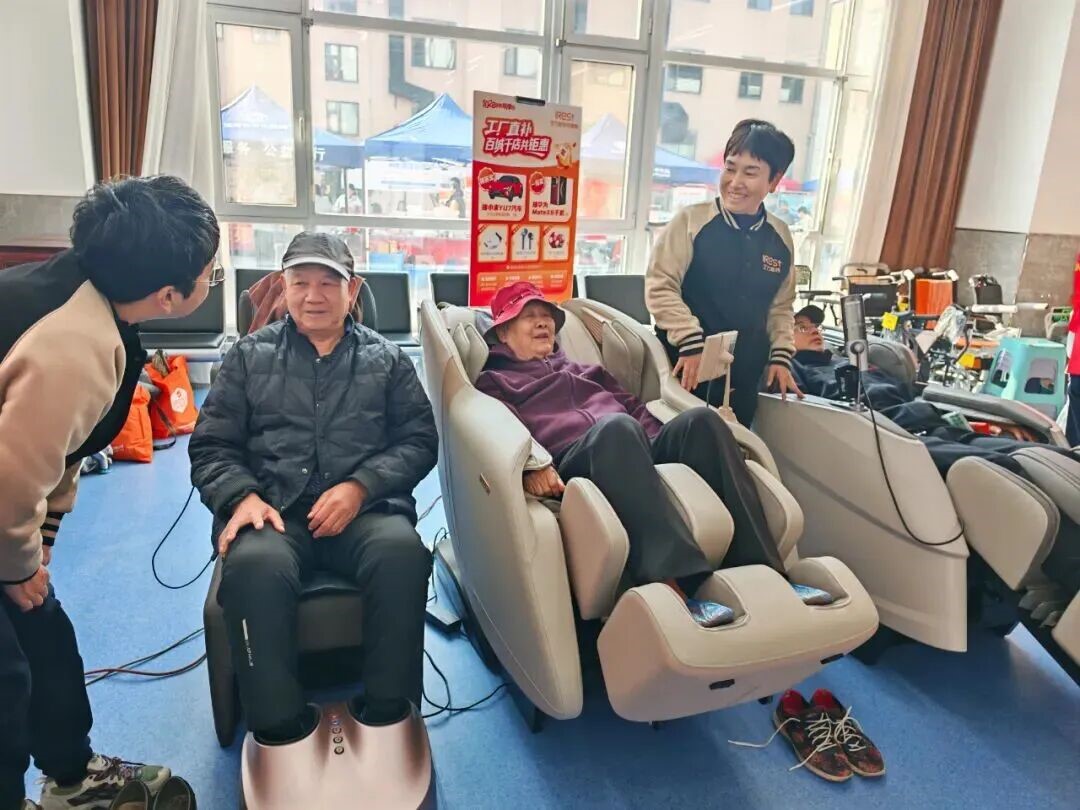 淄博市临淄区组织军休干部参加健康产品展与咨询活动，探索医养结合新路径